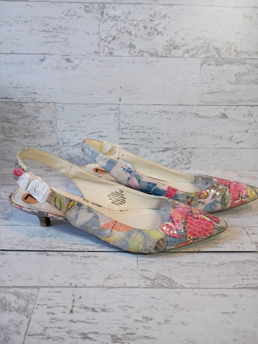 Floral Pointed-Toe Adjustable Slingback Kitten Heel Pumps - Multicolor Sz 7